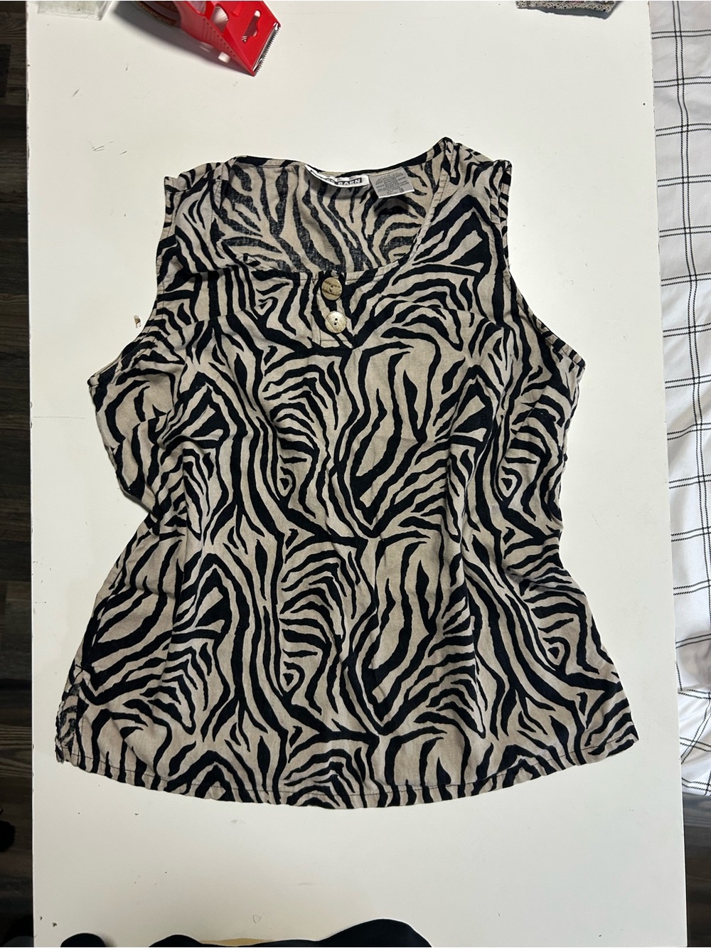 VTG Dress Barn Boho Linen Blend Sleeveless Zebra Print top - Black and Cream